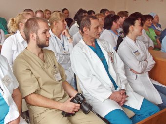 В преддверии 8 Марта награждена главврач одесского роддома (фото)