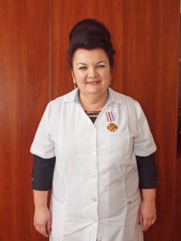 В преддверии 8 Марта награждена главврач одесского роддома (фото)