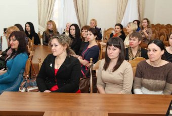 Геннадий Труханов поздравил женщин-медиков, выполнявших свой долг в зоне АТО (фото)