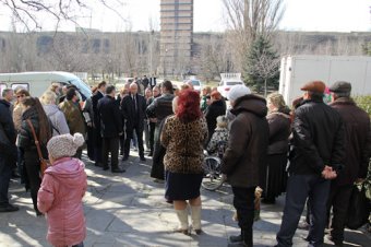 Геннадий Труханов передал гуманитарную помощь переселенцам, проживающим в санатории «Куяльник»