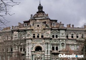 Дом Руссова снова горел…