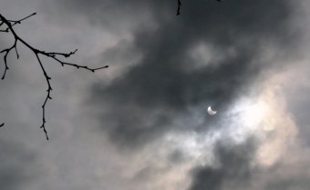 Одесситы наблюдали затмение солнца