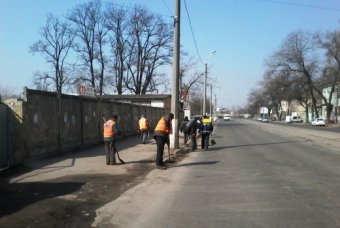 В разных районах Одессы сегодня провели субботники (фото)