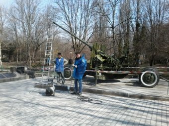 В разных районах Одессы сегодня провели субботники (фото)