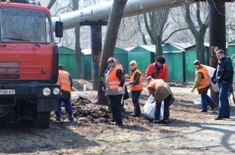 В разных районах Одессы сегодня провели субботники (фото)