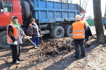 В разных районах Одессы сегодня провели субботники (фото)