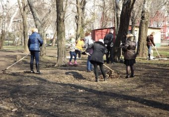 В разных районах Одессы сегодня провели субботники (фото)