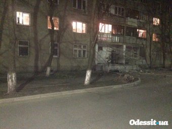 От взрыва на Гераневой выбито 74 окна
