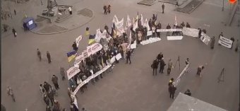 Перед зданием мэрии незначительный пикет