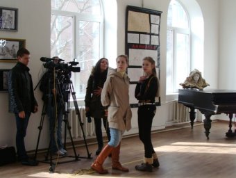 В Одессе открылась выставка юной художницы Даниэллы Белогривой (фото)