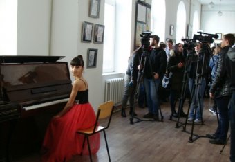 В Одессе открылась выставка юной художницы Даниэллы Белогривой (фото)