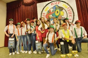 Одесские школьники победили в областном туре КВН юных инспекторов движения (фото)