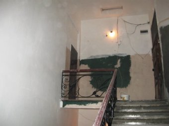Фотоотчет о ремонтных работах в разрушенном взрывом подъезде дома на Коблевской, 42