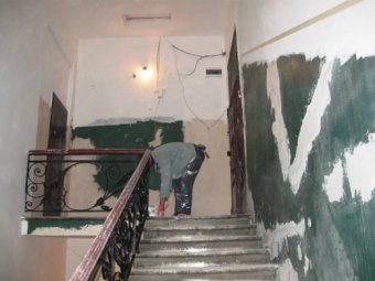 Фотоотчет о ремонтных работах в разрушенном взрывом подъезде дома на Коблевской, 42