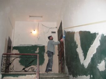 Фотоотчет о ремонтных работах в разрушенном взрывом подъезде дома на Коблевской, 42