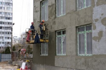 В Суворовском районе продолжается строительство детской поликлиники (фото)