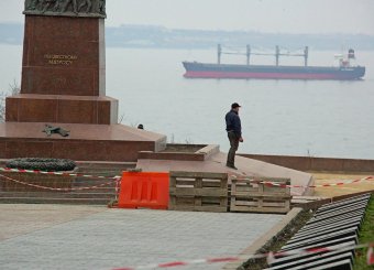 Продолжается капитальный ремонт Аллеи Славы