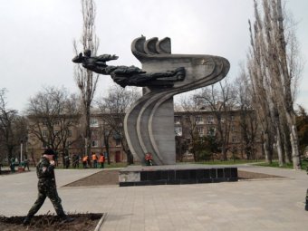 В Малиновском районе Одессы к 70-летию Победы обновят мемориал в сквере Героев-летчиков (фото)
