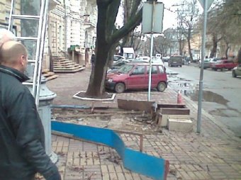 Одесские власти отчитываются о демонтаже незаконно установленных временных сооружений (фото)