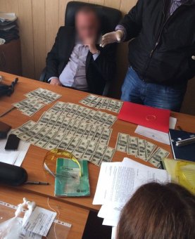 Прокуратура Одессы: На взятке в 5 тыс. дол. задержан сотрудник Госгорпромнадзора