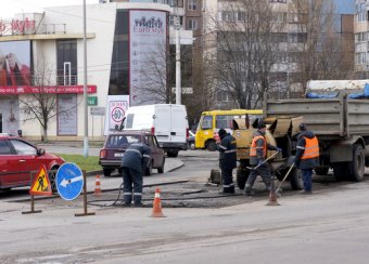 На каких улицах Одессы сегодня ремонтируют дороги
