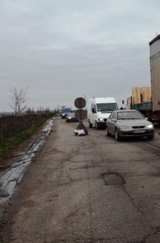 В Одессе остановлено размытие дамбы Хаджибейского лимана (фото)