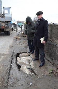 В Одессе остановлено размытие дамбы Хаджибейского лимана (фото)