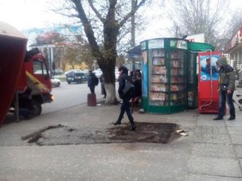 Одесские власти отчитываются о демонтаже незаконно установленных временных сооружений (фото)