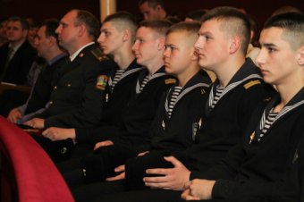 Президент Украины вручил награды ветеранам-освободителям Одессы (фото)
