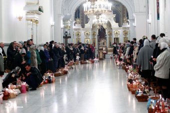В праздник Светлого Христова Воскресения митрополит Агафангел совершил Пасхальное Богослужение в Спасо-Преображенском Одесском кафедральном соборе (фото)
