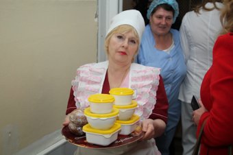 Геннадий Труханов и делегация из Италии ознакомились с организацией питания в одесской горбольнице №5 (фото) 