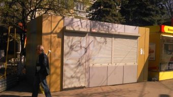 Одесские власти отчитываются о демонтаже незаконно установленных торговых ларьков (фото)