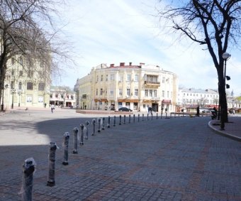 В Одессе открыто движение вокруг Греческой площади. Схема движения