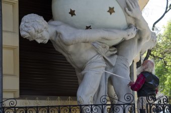 Знаменитые одесские атланты нуждаются в реставрации (фото)