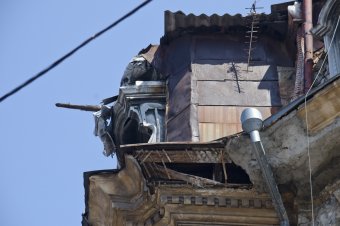 Знаменитые одесские атланты нуждаются в реставрации (фото)