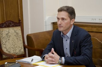 Олег Этнарович: "Городскую программу обеспечения жильем детей-сирот необходимо продолжать"