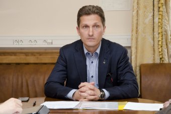 Олег Этнарович: "Городскую программу обеспечения жильем детей-сирот необходимо продолжать"