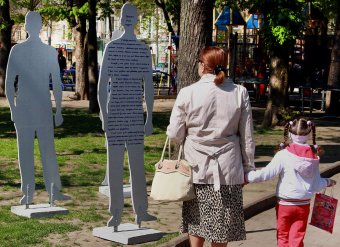В Одессе открыли инсталляцию против торговли людьми (фото)
