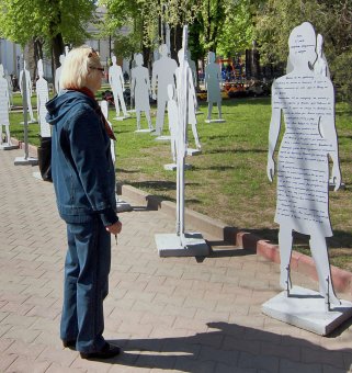В Одессе открыли инсталляцию против торговли людьми (фото)