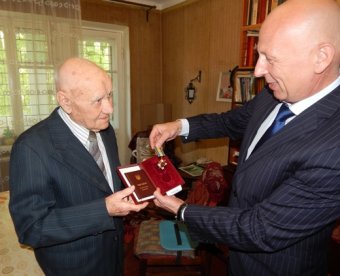 Накануне 70-летия со Дня Победы ветеранам-участникам освобождения Одессы вручают награды