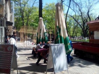 В Одессе продолжается демонтаж незаконно установленных временных сооружений (фото)