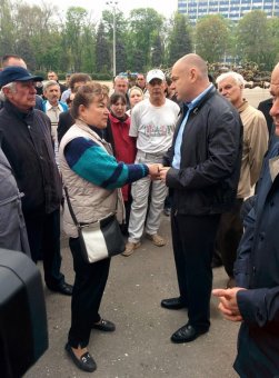 Руководители города и области возложили цветы к местам гибели людей 2 мая (фото)