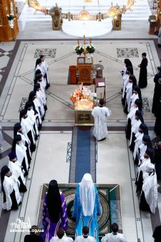 В Одессе совершены заупокойные богослужения по жертвам трагедии 2 мая (фото)