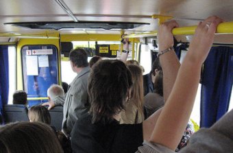 Вниманию одесситов: С 6 по 8 мая будет временно закрыто движение транспорта в районе переезда по улице Лиманной