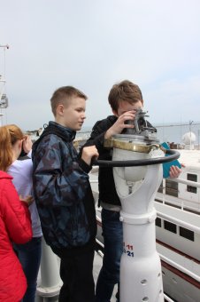 Морские пограничники пригласили одесских школьников на экскурсии на корабли и катера Морской охраны (фото)