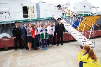 Морские пограничники пригласили одесских школьников на экскурсии на корабли и катера Морской охраны (фото)