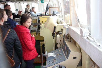 Морские пограничники пригласили одесских школьников на экскурсии на корабли и катера Морской охраны (фото)