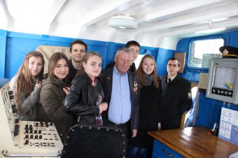 Морские пограничники пригласили одесских школьников на экскурсии на корабли и катера Морской охраны (фото)
