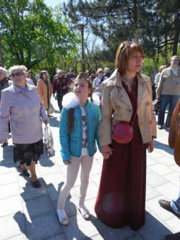 70-летие Великой Победы: одесситы возложили цветы к памятнику Неизвестному матросу