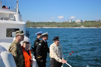 Моряки-пограничники почтили память погибших героев (фото)
